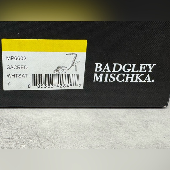 NIB- Badgley Mischka white Sacred Embellished Ankle Strap Pumps - Picture 7 of 7
